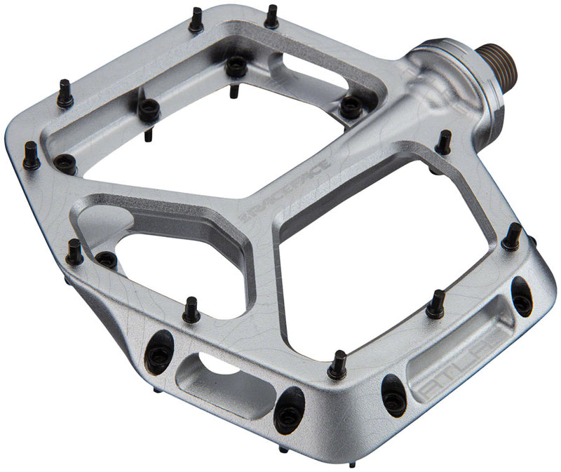 Load image into Gallery viewer, RaceFace Atlas Pedals - Platform Aluminum 9/16" Silver