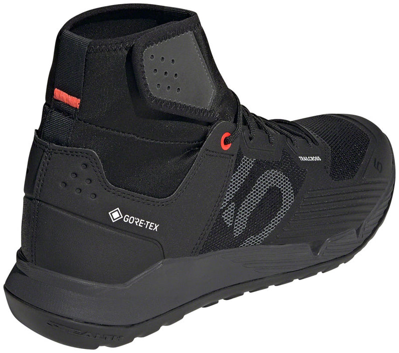 Load image into Gallery viewer, Five Ten Trailcross GTX Flat Shoes - Mens Core BLK / DGH Solid Gray / FTWR White 11.5
