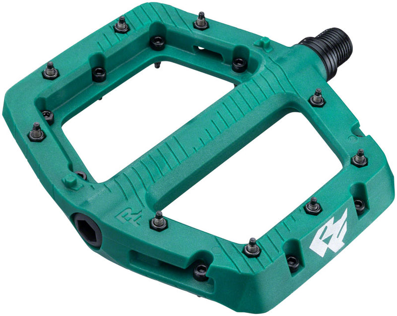 Load image into Gallery viewer, RaceFace Chester Pedals - Platform Composite 9/16" Large Green
