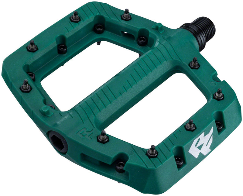 Load image into Gallery viewer, RaceFace Chester Pedals - Platform Composite 9/16" Small Green
