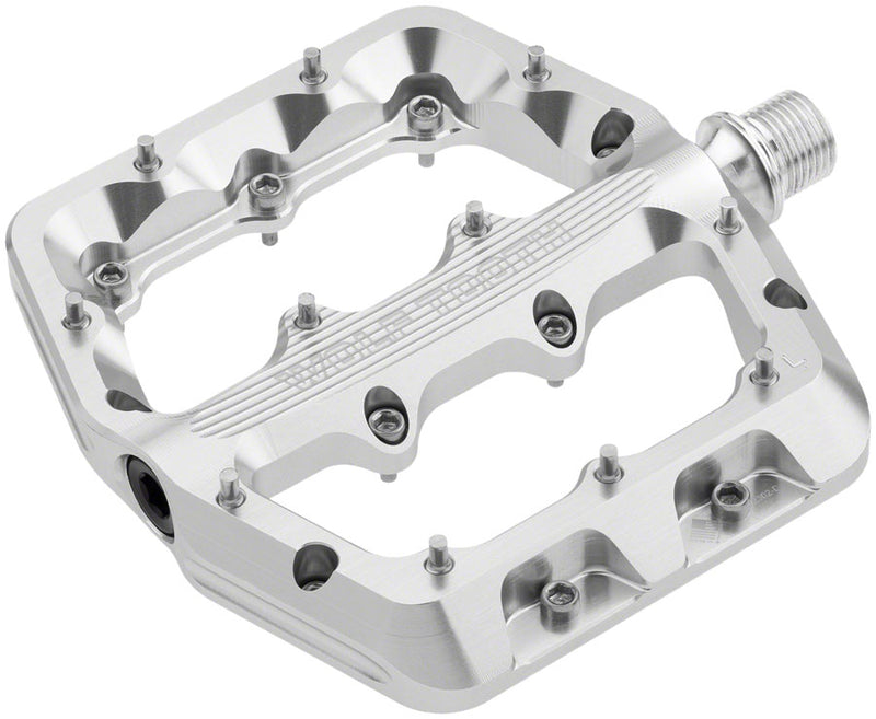 Load image into Gallery viewer, Wolf Tooth Waveform Pedals - Silver Small

