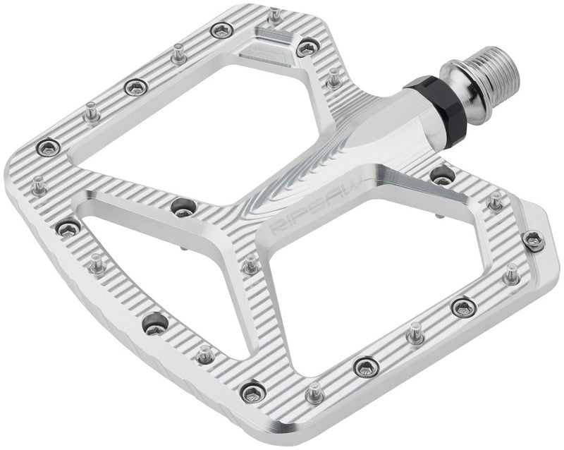 Load image into Gallery viewer, Wolf Tooth Ripsaw Aluminum Pedals - Platform Aluminum 9/16" Black Raw Silver
