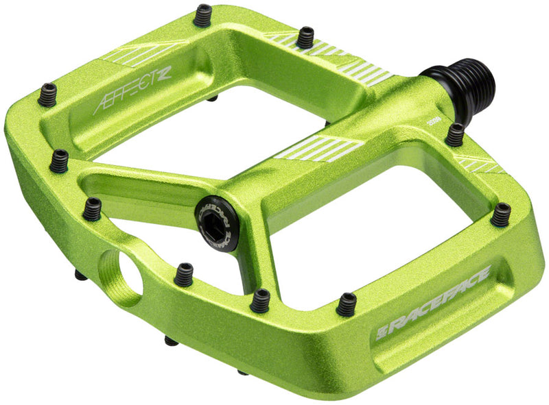 Load image into Gallery viewer, RaceFace Aeffect R Pedals - Platform Aluminum 9/16" Green

