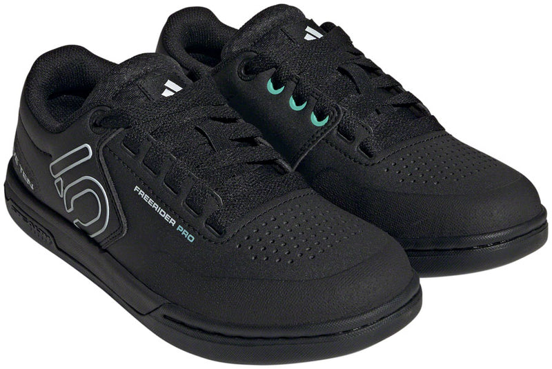 Load image into Gallery viewer, Five Ten Freerider Pro Flat Shoes - Women's Core BLK/Crystal White/Acid Mint 5
