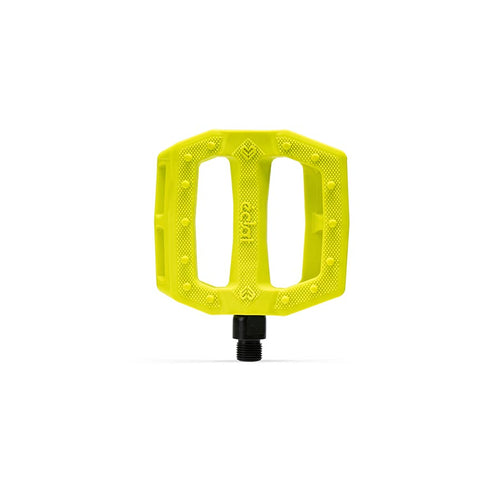 Eclat Slash Platform Pedals Body: Nylon Spindle: Cr-Mo 9/16 Yellow Pair