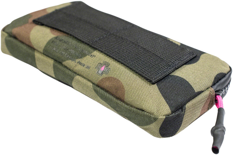 Load image into Gallery viewer, Muc-Off Essentials Case - Camo

