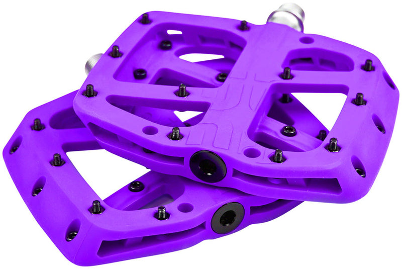 Load image into Gallery viewer, e*thirteen Base Pedals - Platform Composite 9/16&quot; Eggplant

