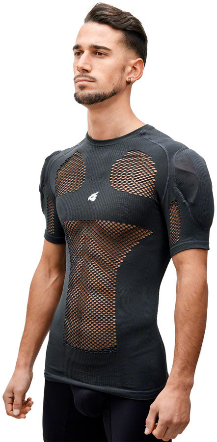 Load image into Gallery viewer, Bluegrass Seamless B and S D30 Body Armor - Black Large/X-Large

