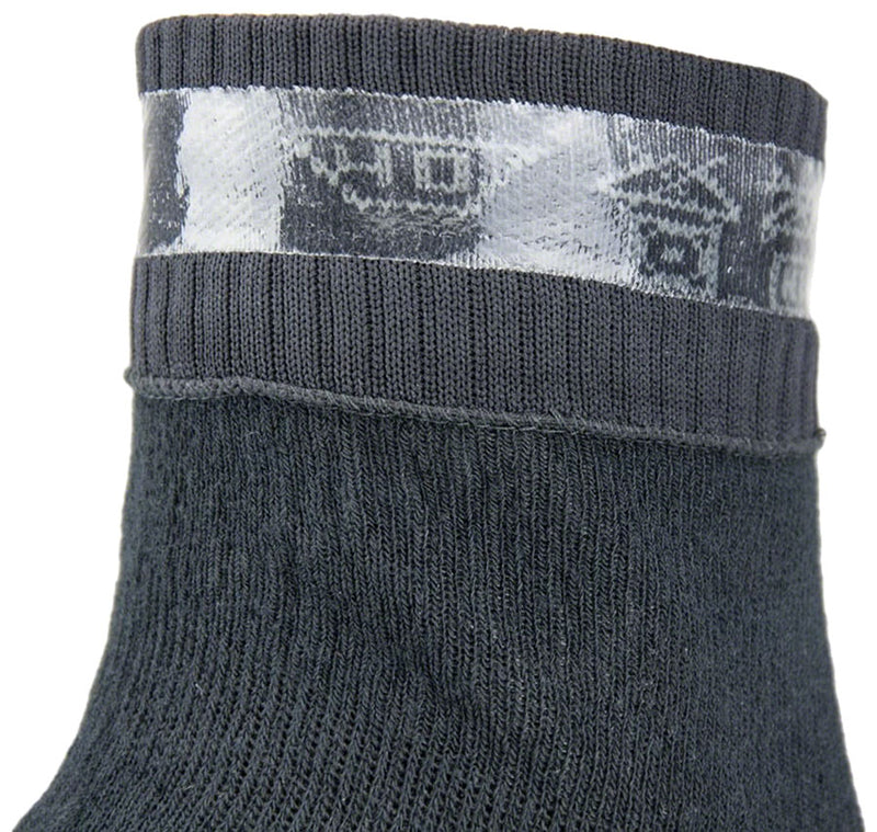 Load image into Gallery viewer, SealSkinz Mautby Waterproof Ankle Socks - Black/Gray Medium
