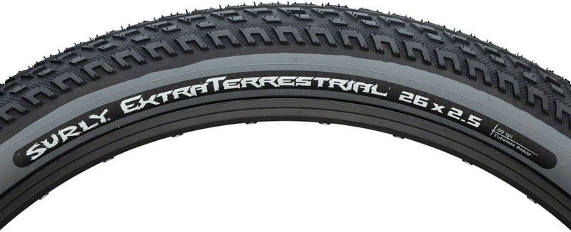 Load image into Gallery viewer, Surly ExtraTerrestrial Tire - 26 x 2.5 Tubeless Folding Black/Slate 60tpi
